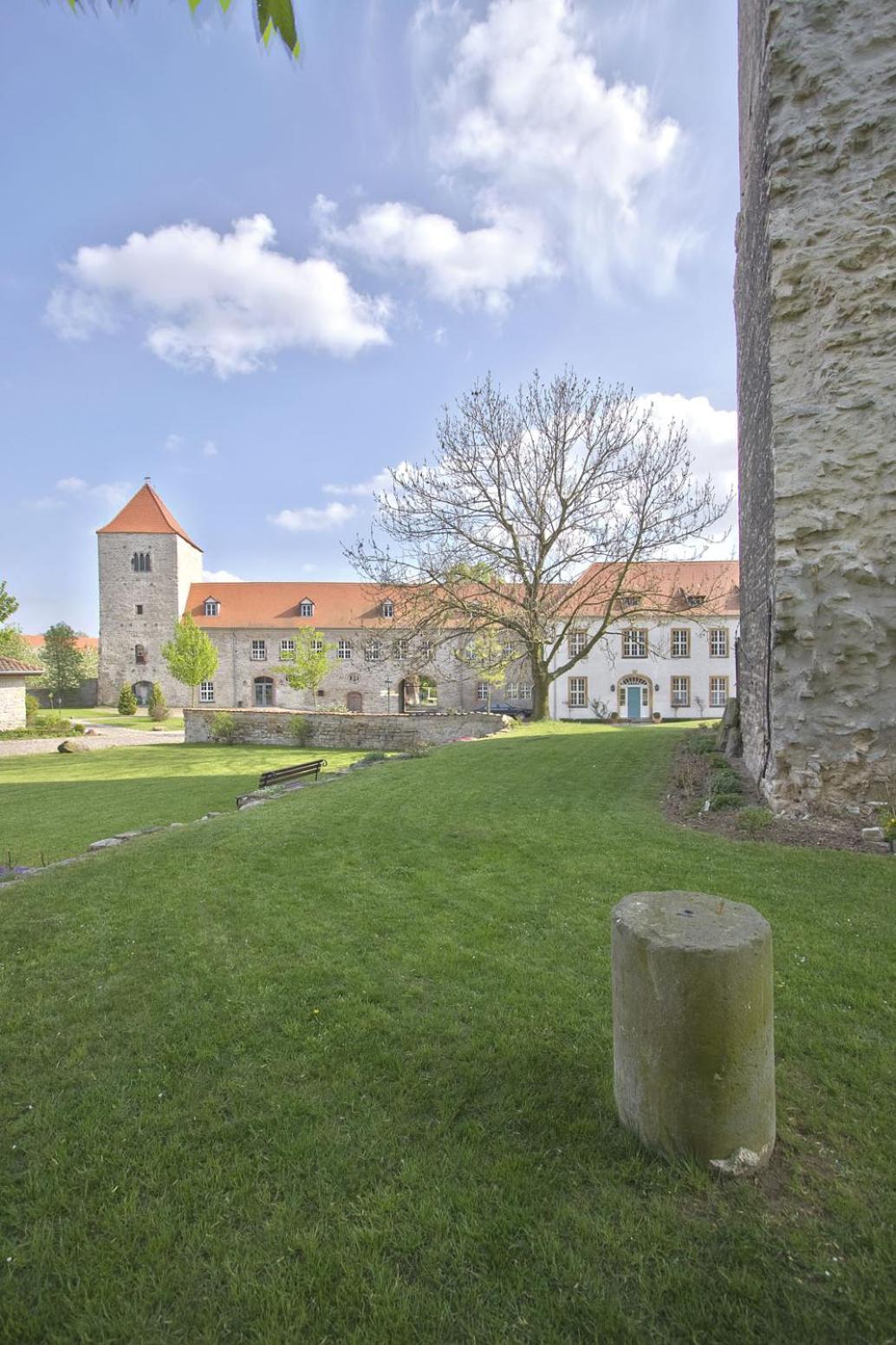 Hotel Burg Wanzleben Exterior foto