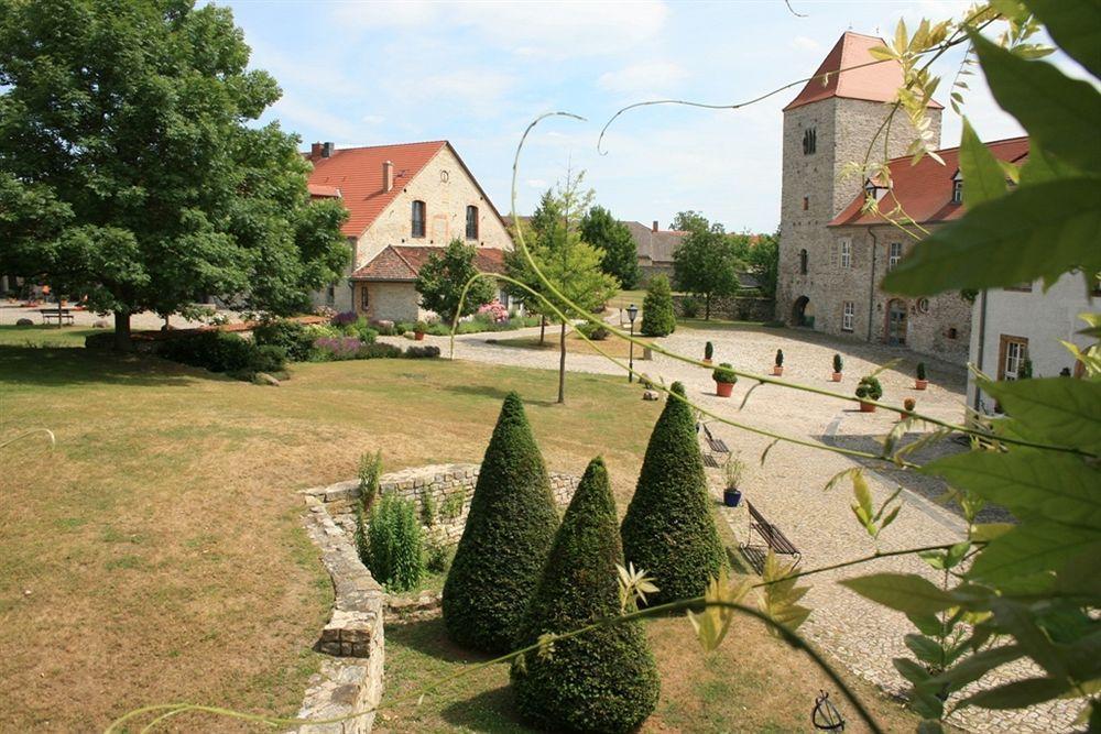 Hotel Burg Wanzleben Exterior foto